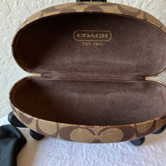 Coach: Black Bleeker (S322) Sunglasses- Case & Cleaning Cloth- lenses have marks - Picture 10 of 16